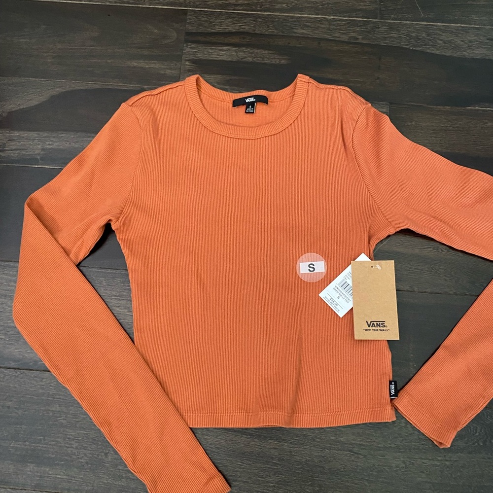 Brand new cute ribbed rust/pumpkin colored Vans fitted short top